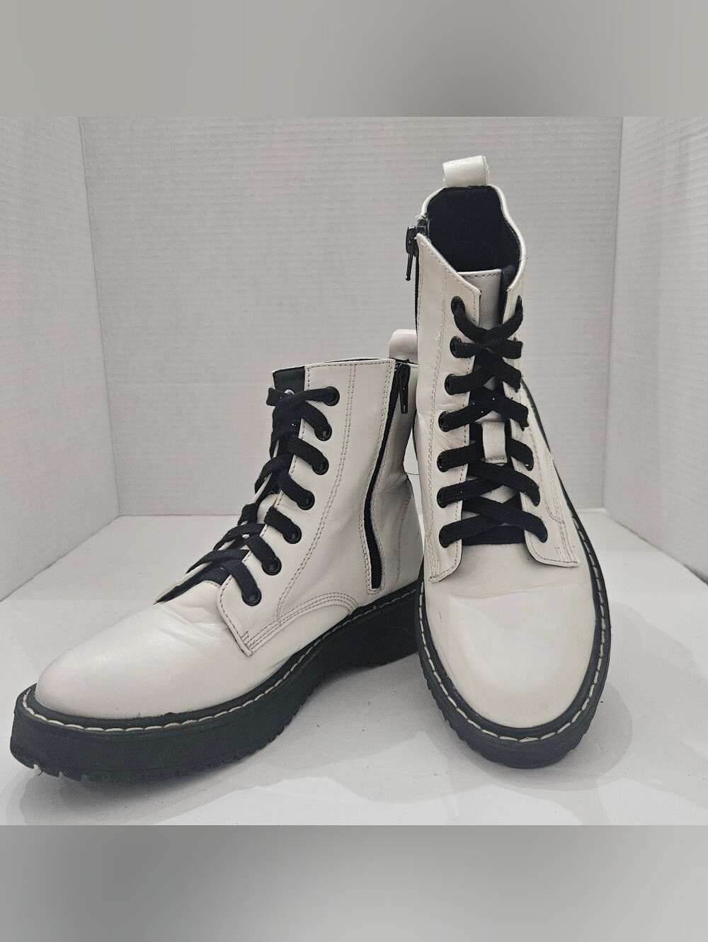 Madden Girl G-Krist White Lace Up Combat Boots Side Zip Size 5.5